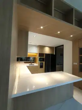 Pekerjaan kitchen set dan lemari.