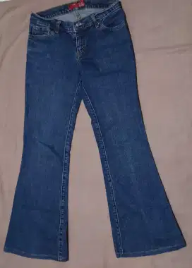 Celana jeans merk Logo