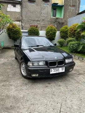 BMW E36 320i Manual