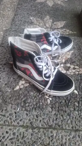 Preloved Sepatu Vans sk8 hi zip kids ori 18,5cm