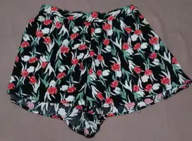 Celana pendek flower