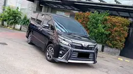 Toyota Voxy 2.0 AT 2020