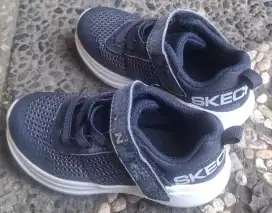 Preloved Sepatu Skechers anak original