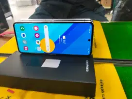 Samsung ZFlip 5 Ram 8/256 GB mulus no minus lengkap sein