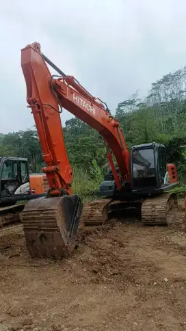 Exavator Hitachi zaxis210-5G tahun 2014