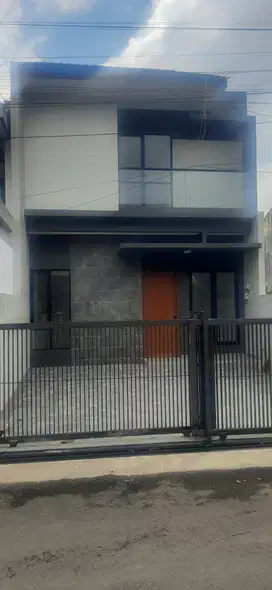 Dijual Rumah 2 Lantai di Dekat Griya Yogya Cijagra