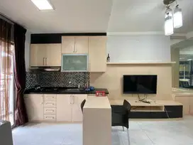 2 kamar furnish di Jasmine lantai rendah Apt. Mediterania 2 dekat CP