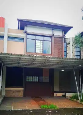 Disewakan Rumah Bagus Cluster Cosmo Estate Lippo Cikarang