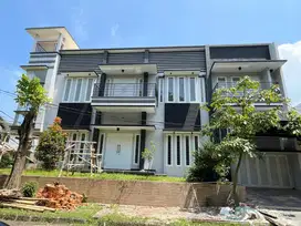 Jual Rumah Besar Taman Dago 5BR, Lippo Cikarang, Bekasi