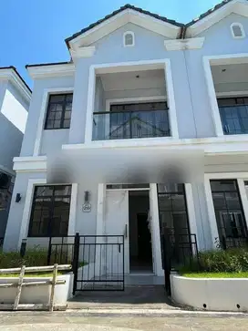 RUMAH CANTIK 3 LANTAI di Cluster Viridia, Lavon 2