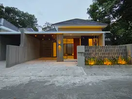 Rumah cantik mewah  dekat ke kampus uii jakal