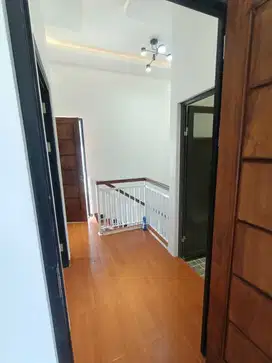 Rumah 2 Lantai Murah Di dalam Komplek 3 Menit Ke MCD Serpong Jaya