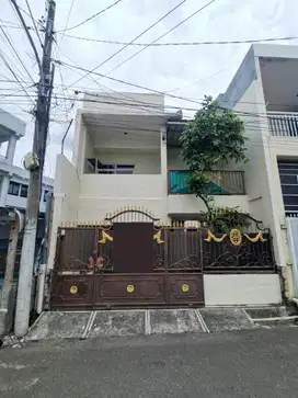 Rumah kondisi istimewa (renovasi) siap huni daerah Cawang JakTim