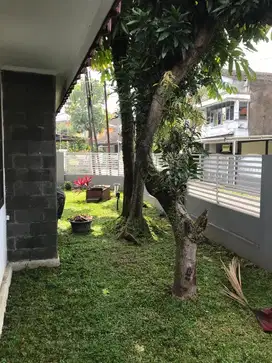 Disewakan Rumah 1,5 lantai hook di Suryalaya Buah Batu