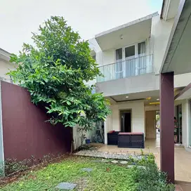 DIJUAL RUMAH TERAWAT De Park Cajuputi Harga bagus lebar 15x25 mtr