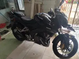 Assalamualaikum sy jual motor bajaj Pulsar 200NS