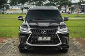 Lexus LX570 Sport 2017 - 2016 Hitam
