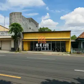Disewakan Ruang Usaha Strategis Murah
Lokasi di Tegalrejo – Jogja