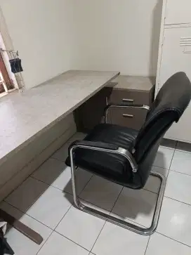 [DIJUAL SET MEJA + KURSI KANTOR INFORMA] - Siap Pakai!