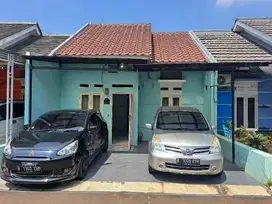 Disewakan Rumah -- Lokasi Strategis -- Cocok Untuk Keluarga