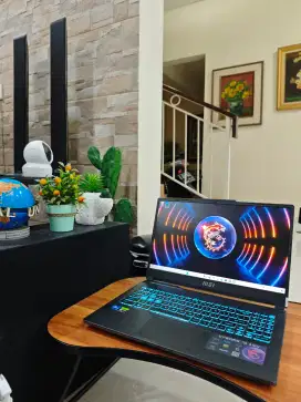 Laptop MSI Cyborg 15 RTX4060 8GB I5 12450H x rog tuf msi nitro