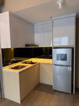 Sewa apartemen 1BR full furnish view pool M Town Residence