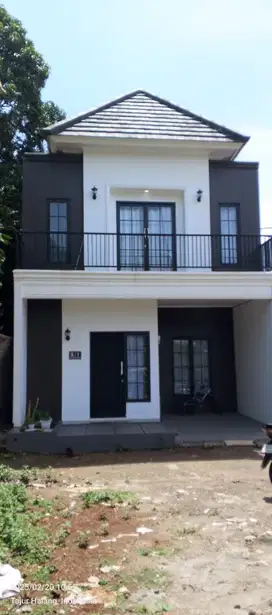 Rumah 2 lantai harga satu lantai.ede