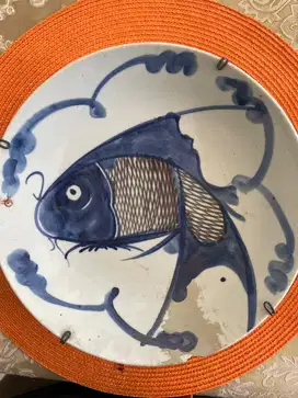Piring biru ikan