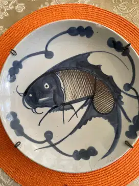 Piring biru Ikan