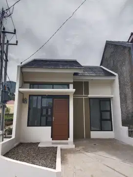 Rumah minimalis 7 menit ke alun alun Ujungberung