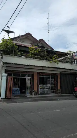 Ruang Usaha/Mini Market 2 Lantai Lokasi dekat Jalan Titibumi godean