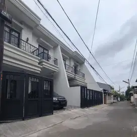 dijual rumah siap huni di pondok bambu jakarta timur akses lebar