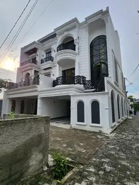 LUXURY HOUSE AT JAGAKARSA