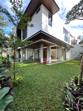 TURUN HARGA DIJUAL RUMAH BARU DESAIN MODERN TROPICAL DI KEMANG JAKARTA