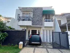Rumah 2 Lantai Semi Furnished Kencana Loka Bsd City