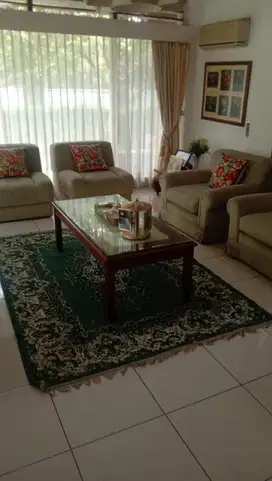 Rumah hook di Cinere lokasi strategis jual cepat