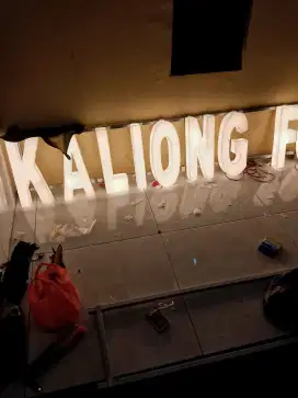 Neon box sign hardware termurah