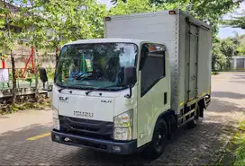 Isuzu NLR85u Box Engkel