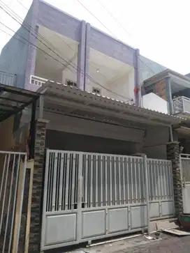 Dijual Rumah Mulyosari Baru 2 Lantai Siap Huni Row Jalan Mobil Luas