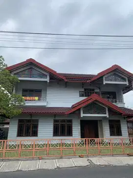 Properti Rumah Luas daerah Tengah Kota - Cocok untuk hunian/kantor