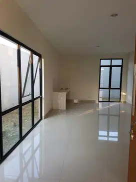 Jual Rumah 2 Lantai, Cluster Taman Simpruk Lippo Cikarang, 1.5 Miliar!