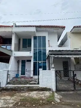 Dijual murah Rumah 2 Lt di Taman modern cakung ,JakTim