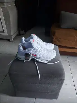 Sepatu runing air max TN putih bogor
