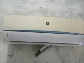 Di jual AC seken merk Sharp 3/4 pk.