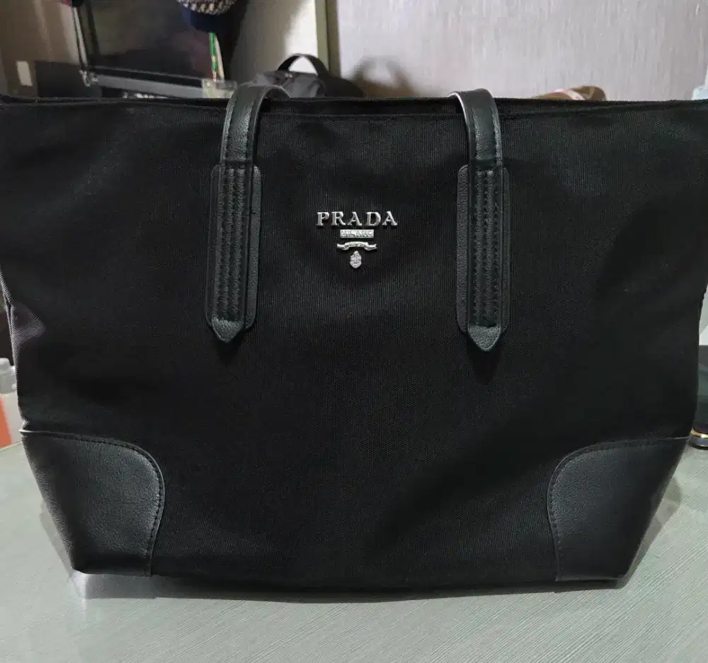 TAS TOTE PRADAAA