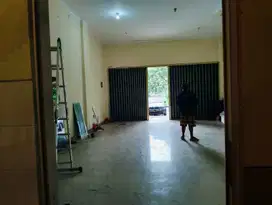 Disewa Ruko Lokasi Strategis Cocok Buat Usaha Online di Harapan Indah