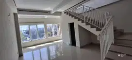 Ruko 3 Lantai Lokasi Strategis disewakan, di Legian