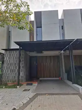 Rumah dalam cluster one gate di discovery bintaro, tangerang selatan
