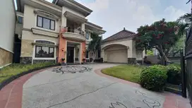 Rumah Mewah Lengkap Ada POOL Di Taman Hunian Satelit Surabaya Barat