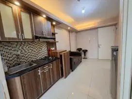 DISEWAKAN 2BR FURNISHED FLAMBOYAN B ASSURA CITY APARTEMEN FREE IPL